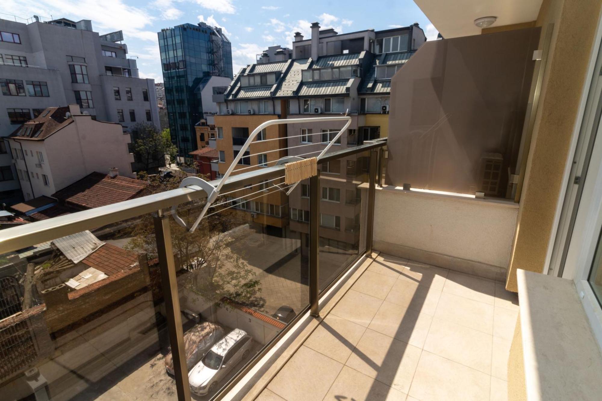 Contemporary Charm In Old Sofia Apartment Exterior photo