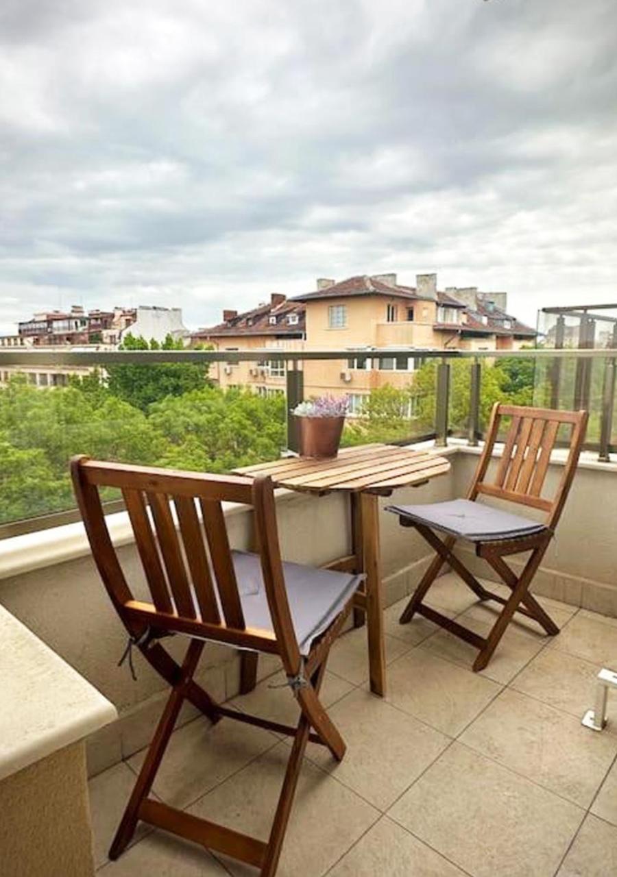Contemporary Charm In Old Sofia Apartment Exterior photo